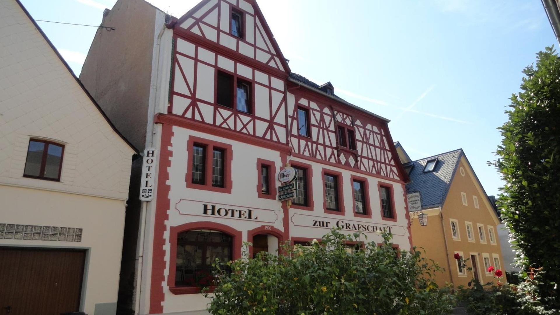 Hotel Zur Grafschaft Brauneberg Buitenkant foto
